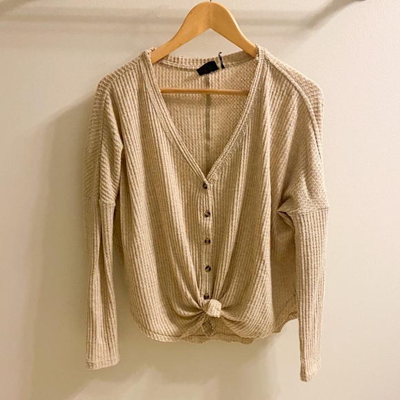 UO Henley Top - Picture 5 of 6